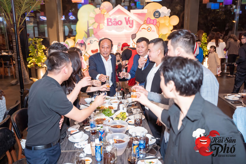 Hải Sản Phố - nhà hàng hải sản ngon, xứng danh là nhà hàng đãi tiệc sinh nhật đáng tin cậy bậc nhất Hà Nội.